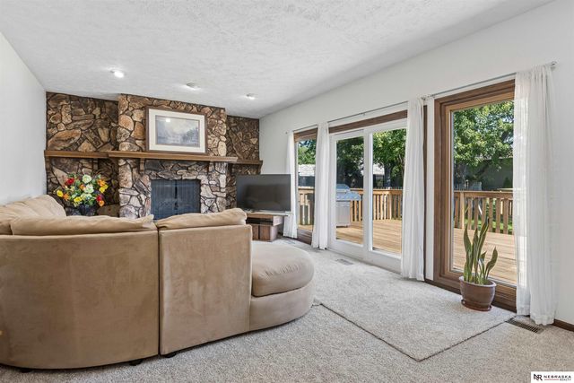 10821 Borman Avenue, Omaha, NE 68137