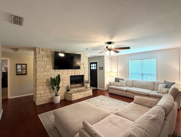 19017 Pinedale Circle, Flint, TX 75762