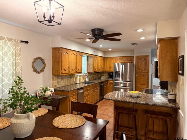 19017 Pinedale Circle, Flint, TX 75762