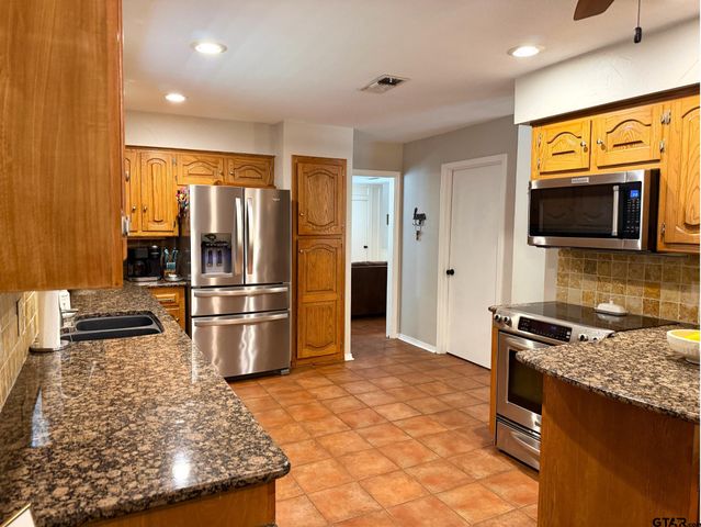 19017 Pinedale Circle, Flint, TX 75762