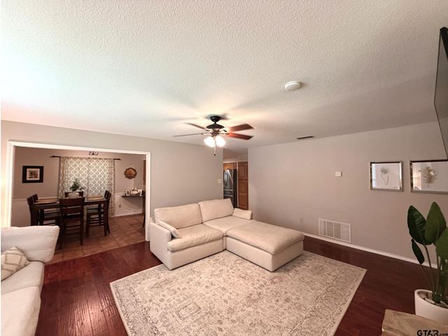 19017 Pinedale Circle, Flint, TX 75762