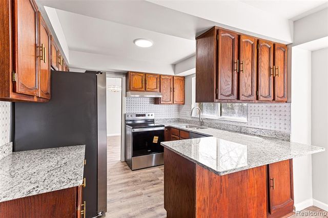 46323 Gainsborough Drive, Canton, MI 48187