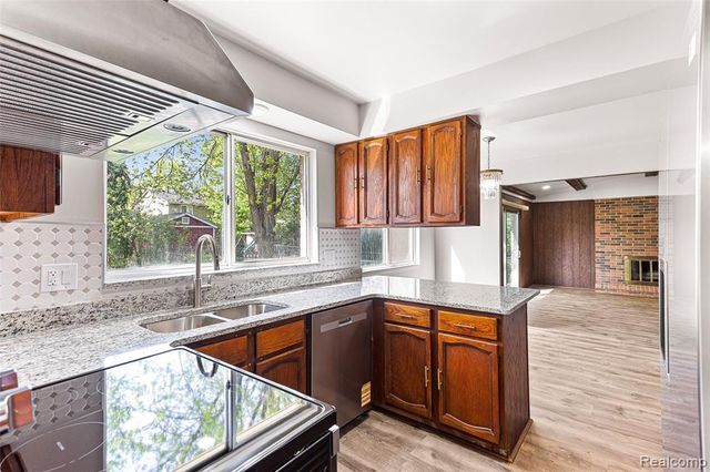 46323 Gainsborough Drive, Canton, MI 48187
