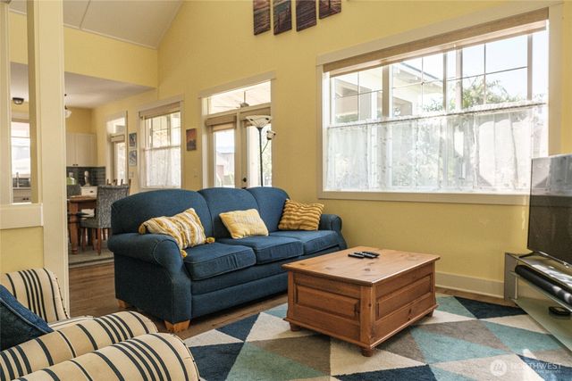 101 Flip Flop Lane, Oroville, WA 98844