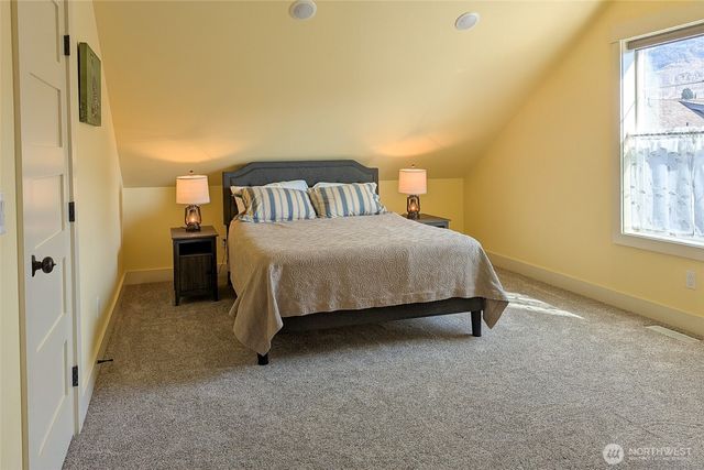 101 Flip Flop Lane, Oroville, WA 98844