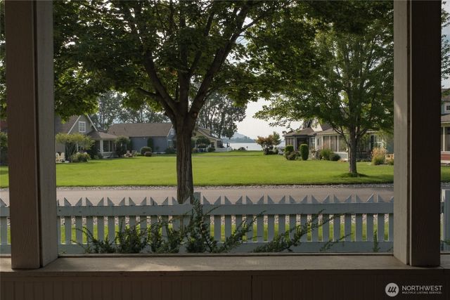 101 Flip Flop Lane, Oroville, WA 98844