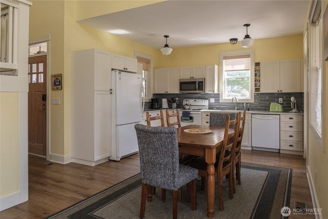 101 Flip Flop Lane, Oroville, WA 98844