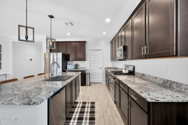 728 W MAGENA Drive, San Tan Valley, AZ 85140