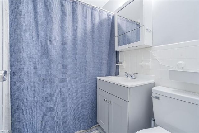 4 Tillerson DR, Newport News, VA 23602