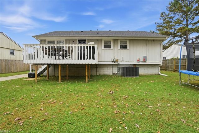 4 Tillerson DR, Newport News, VA 23602