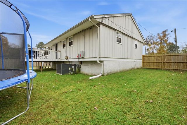 4 Tillerson DR, Newport News, VA 23602