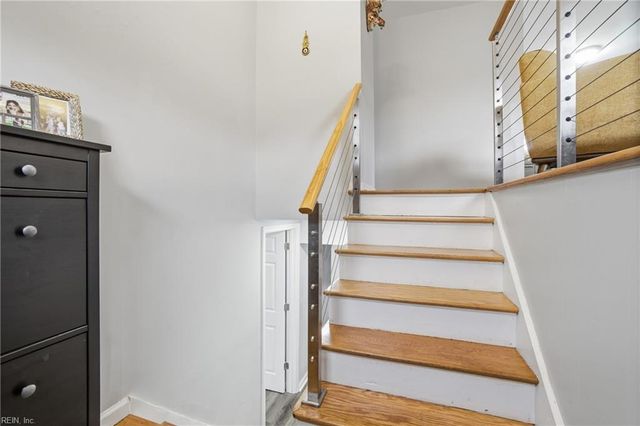 4 Tillerson DR, Newport News, VA 23602