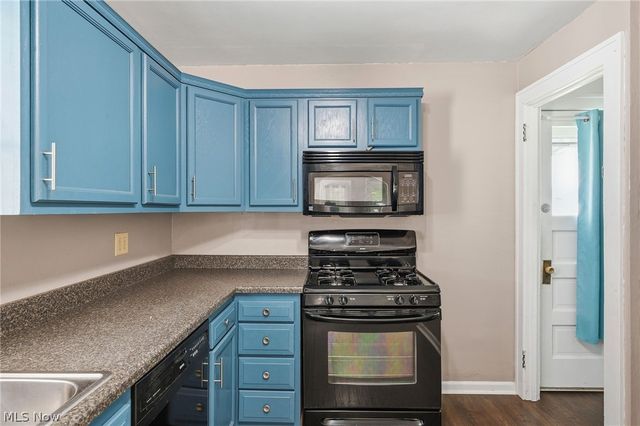 2400 Schell Avenue, Cleveland, OH 44109