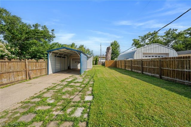 2400 Schell Avenue, Cleveland, OH 44109