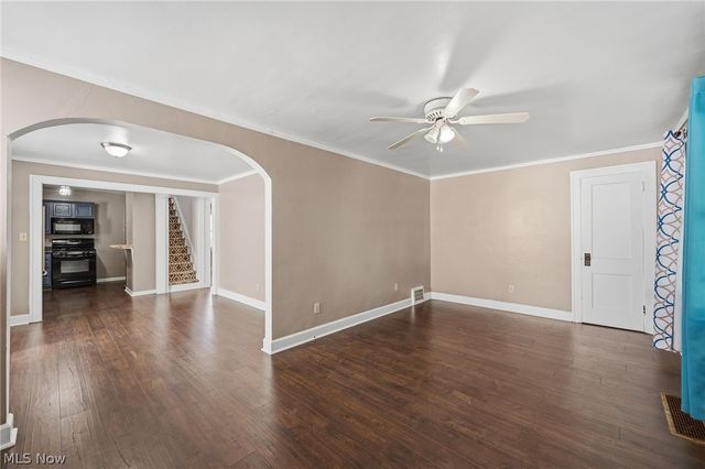 2400 Schell Avenue, Cleveland, OH 44109