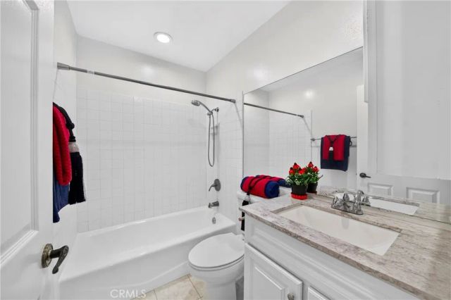 404 Continental Ct, Newbury Park, CA 91320