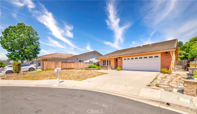 404 Continental Ct, Newbury Park, CA 91320
