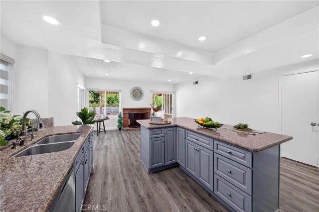404 Continental Ct, Newbury Park, CA 91320