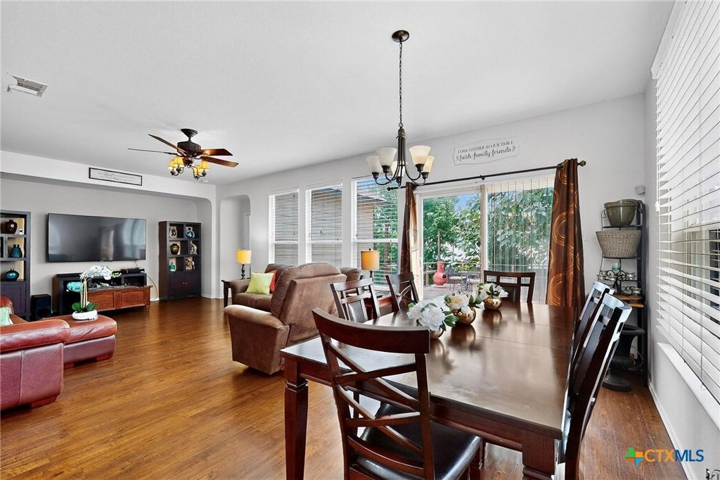 Image 13 of property listing at 140 Matthews Lane, Kyle, TX 78640