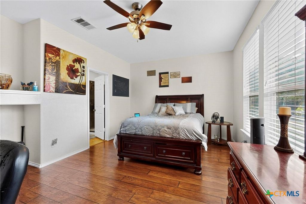 Image 17 of property listing at 140 Matthews Lane, Kyle, TX 78640