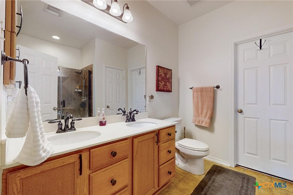 Image 20 of property listing at 140 Matthews Lane, Kyle, TX 78640
