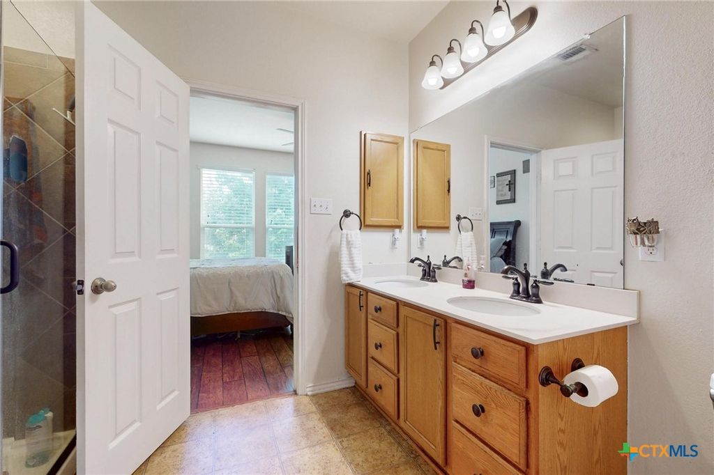 Image 22 of property listing at 140 Matthews Lane, Kyle, TX 78640