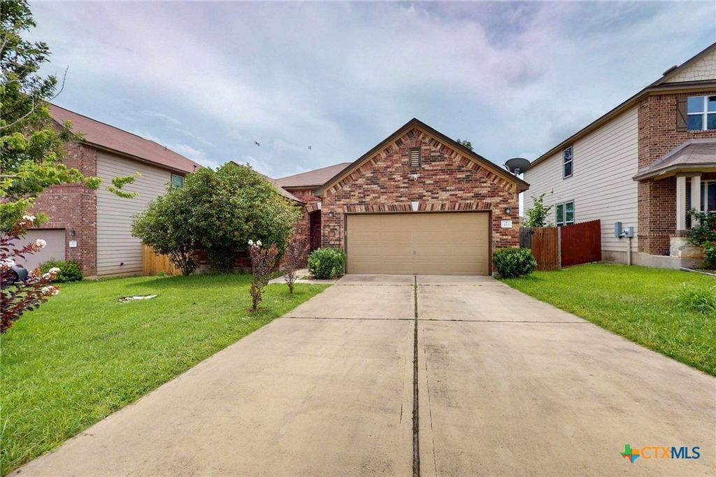 Image 3 of property listing at 140 Matthews Lane, Kyle, TX 78640