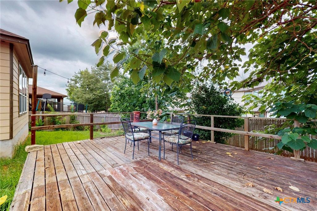 Image 33 of property listing at 140 Matthews Lane, Kyle, TX 78640