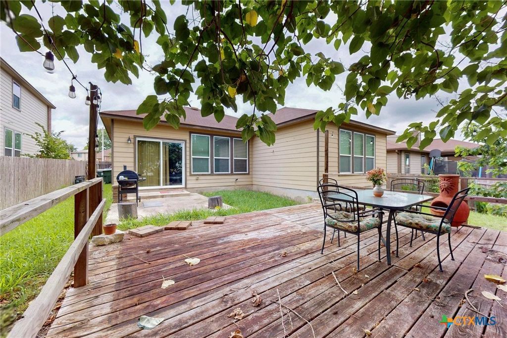 Image 34 of property listing at 140 Matthews Lane, Kyle, TX 78640