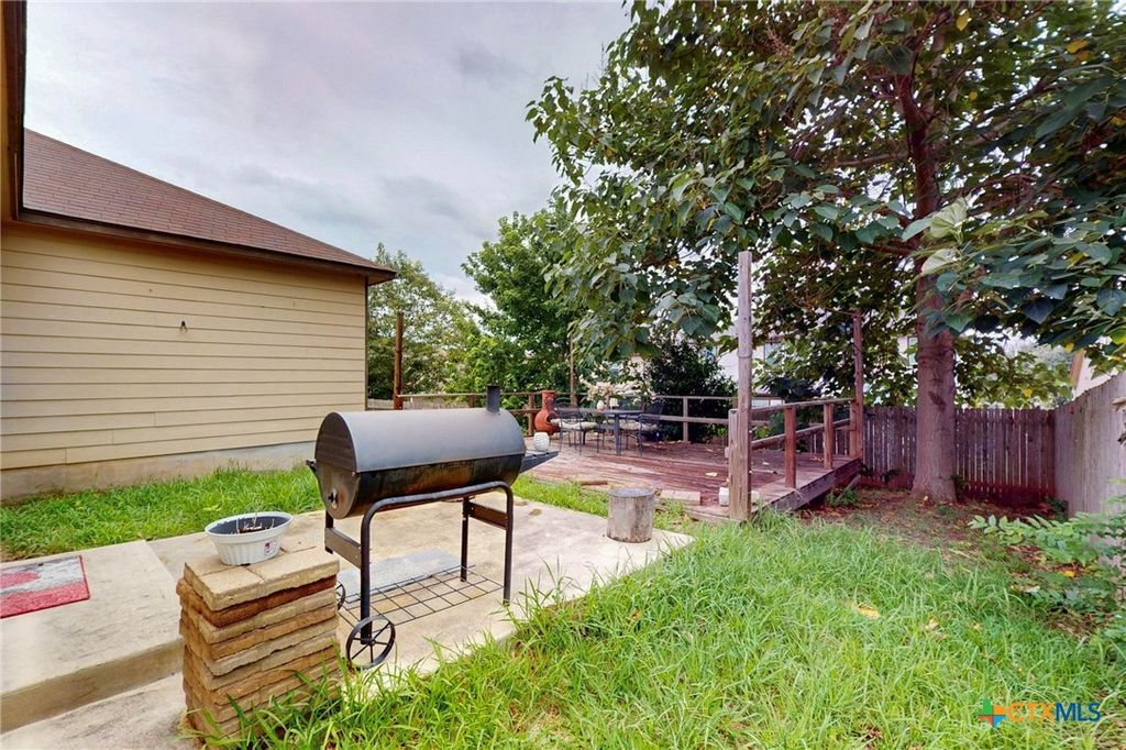 Image 35 of property listing at 140 Matthews Lane, Kyle, TX 78640