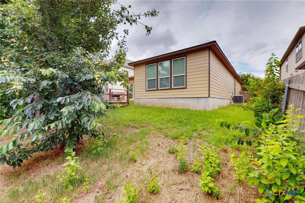 Image 36 of property listing at 140 Matthews Lane, Kyle, TX 78640