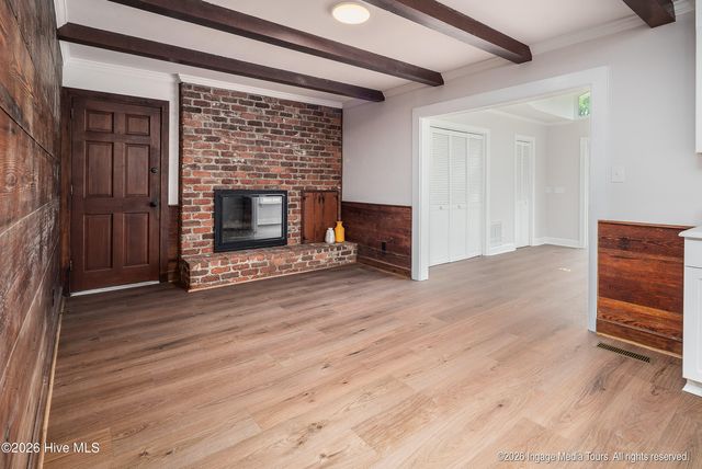 696 Laurie Ellis Road, Winterville, NC 28590