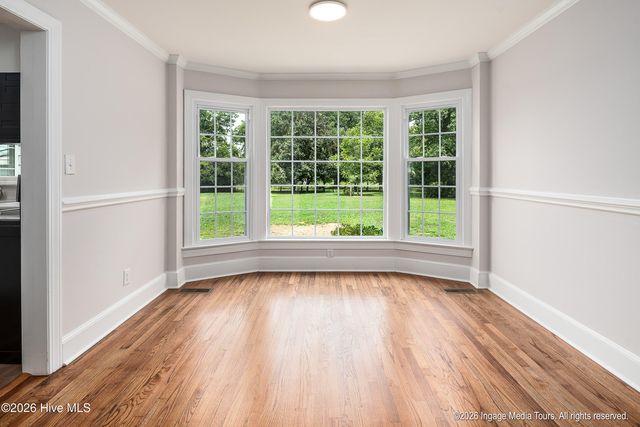 696 Laurie Ellis Road, Winterville, NC 28590