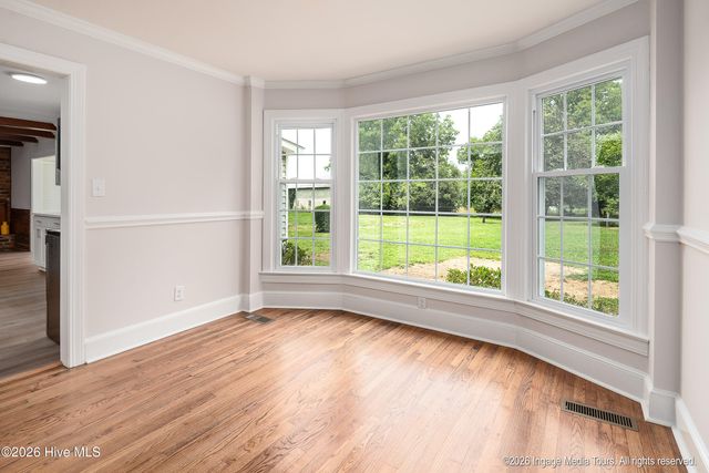696 Laurie Ellis Road, Winterville, NC 28590
