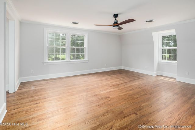 696 Laurie Ellis Road, Winterville, NC 28590