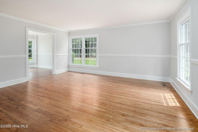 696 Laurie Ellis Road, Winterville, NC 28590