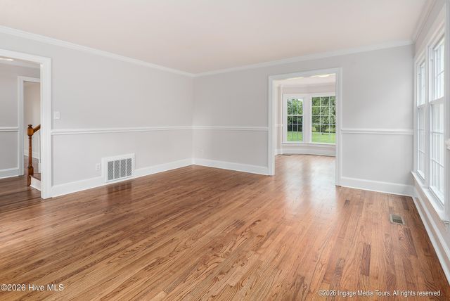 696 Laurie Ellis Road, Winterville, NC 28590