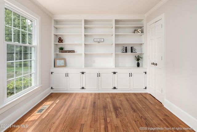 696 Laurie Ellis Road, Winterville, NC 28590