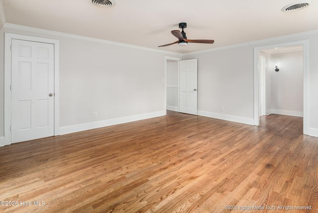 696 Laurie Ellis Road, Winterville, NC 28590