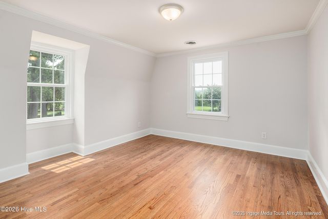 696 Laurie Ellis Road, Winterville, NC 28590