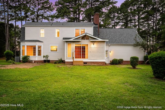 696 Laurie Ellis Road, Winterville, NC 28590