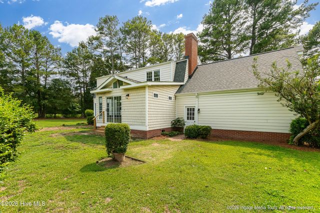696 Laurie Ellis Road, Winterville, NC 28590