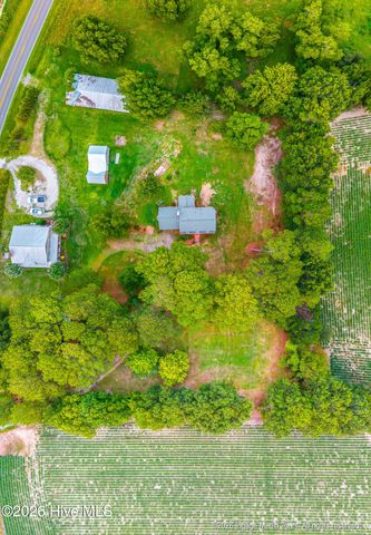 696 Laurie Ellis Road, Winterville, NC 28590