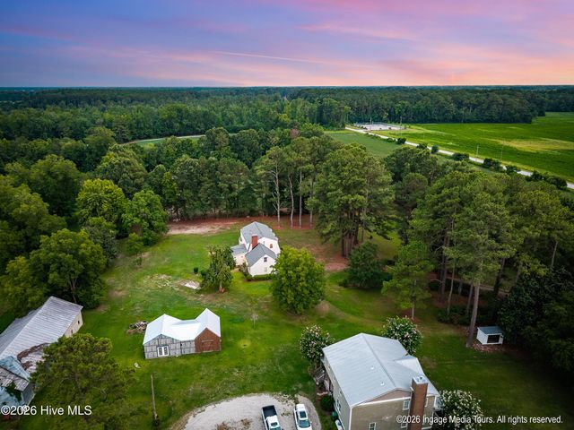 696 Laurie Ellis Road, Winterville, NC 28590