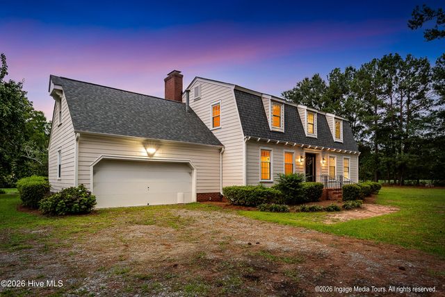 696 Laurie Ellis Road, Winterville, NC 28590