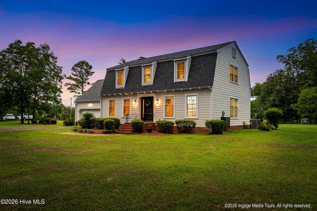 696 Laurie Ellis Road, Winterville, NC 28590