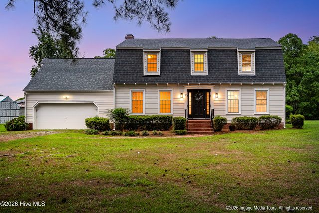 696 Laurie Ellis Road, Winterville, NC 28590