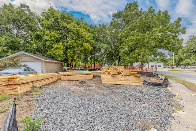 2018 Morningside Drive, North Charleston, SC 29405