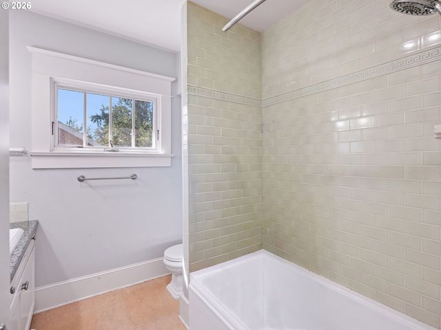 2517 Ne HAMBLET St, Portland, OR 97212