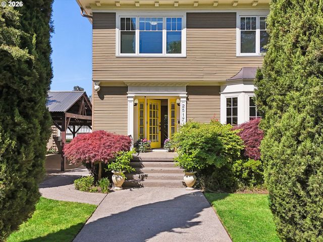 2517 Ne HAMBLET St, Portland, OR 97212